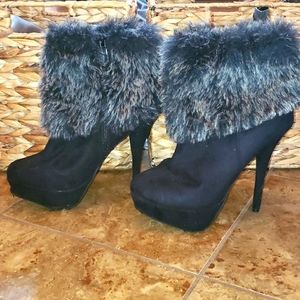 Black boots with fur
